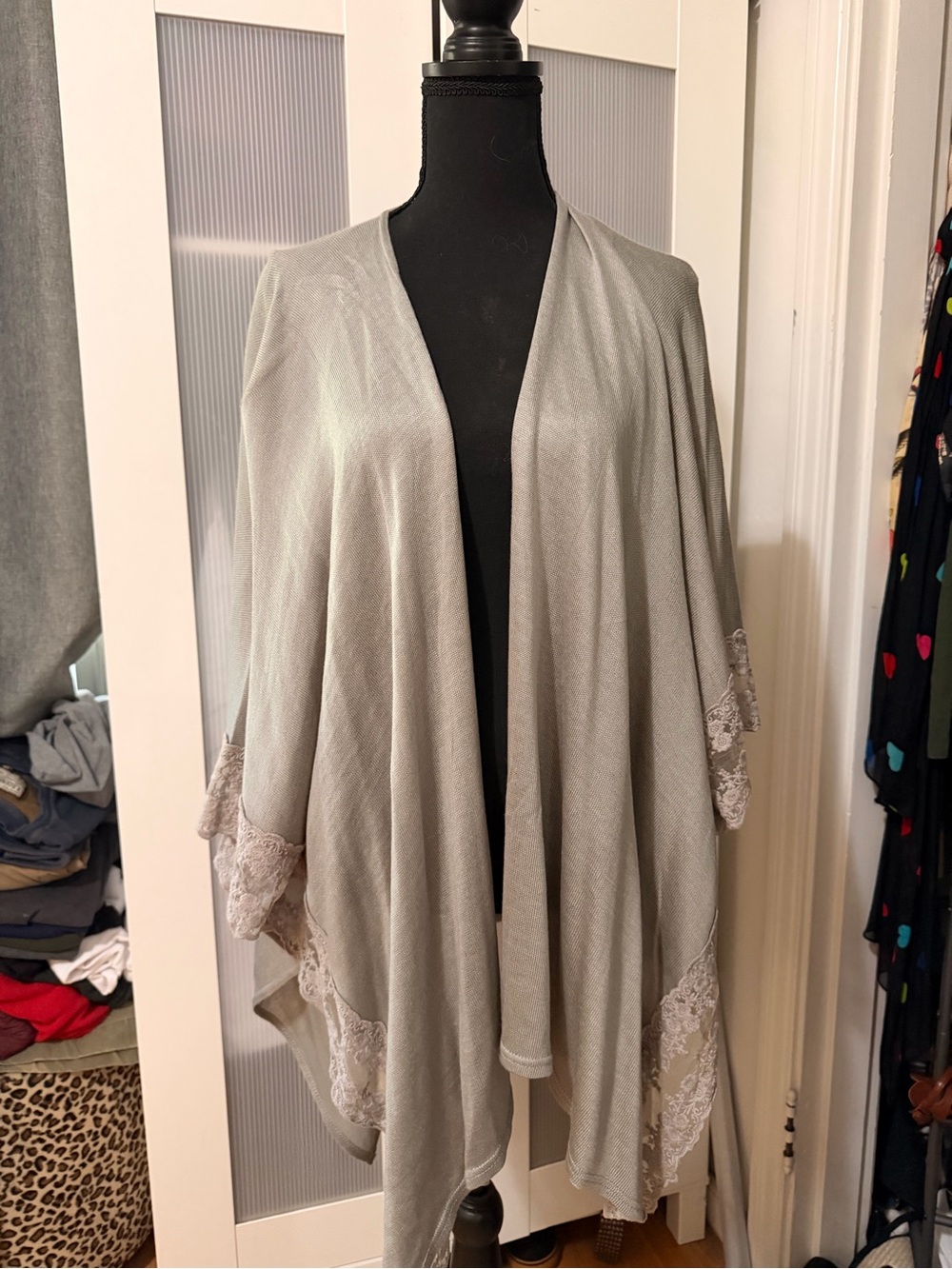 Light Gray Lace-Trim Draped Kimono Cardigan
